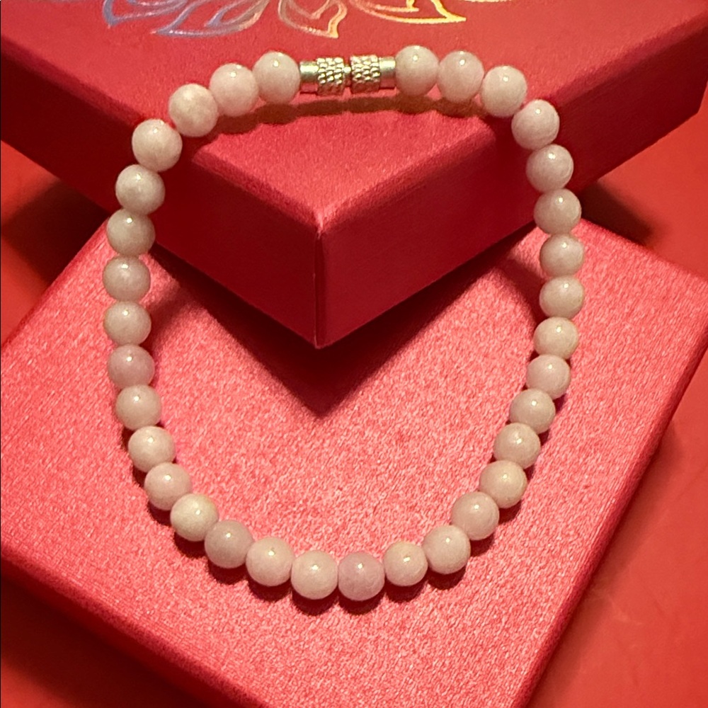 Elegant Pink Jade Bracelet